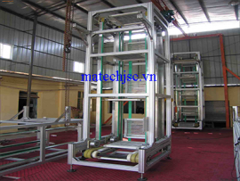 Băng tải chuyển hàng thẳng đứng