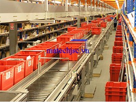 Băng truyền con lăn chuyển thùng nhựa