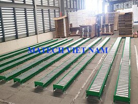 Băng tải con lăn dài 8m lắp đặt nhà máy Daikin